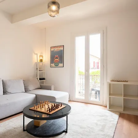 Superbe De 91m2 Au Centre De Avec Wifi Apartment Vias